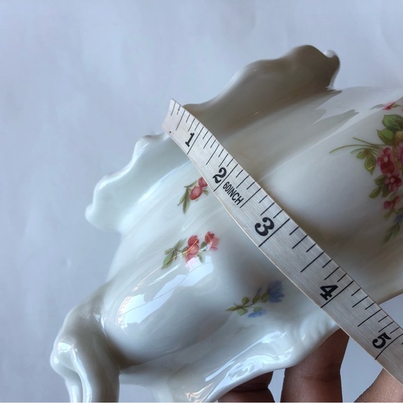 Huguenot Fine China Food Holder with Lid - Picture 11 of 12